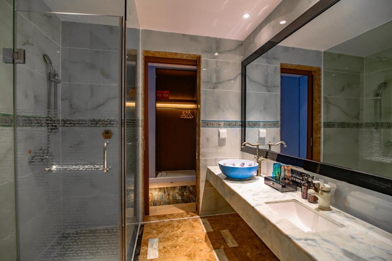 Ramada Encore By Wyndham Guangzhou Panyu Exteriör bild